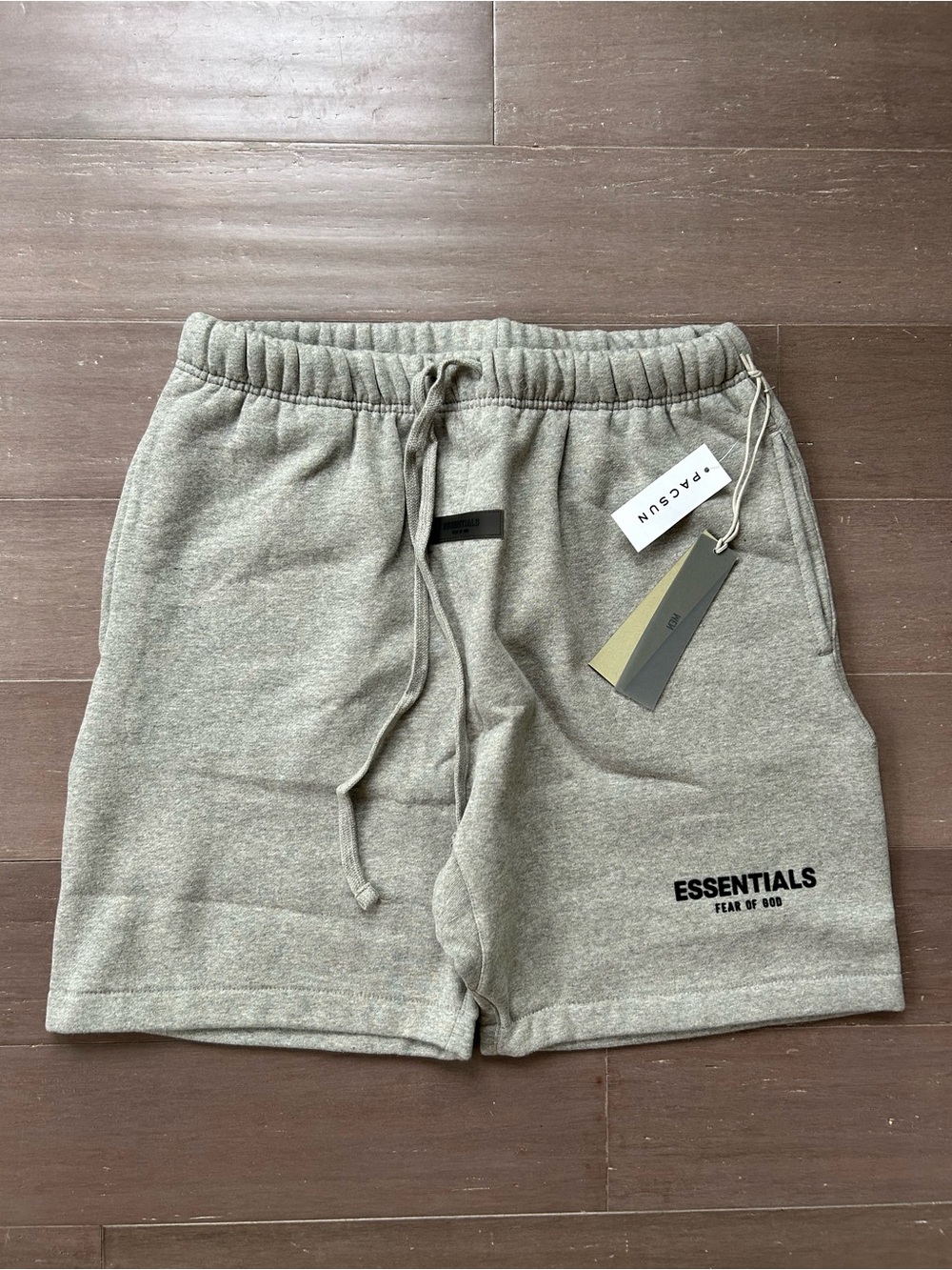 ESSENTIALS Fear of God dark oatmeal brand new size medium